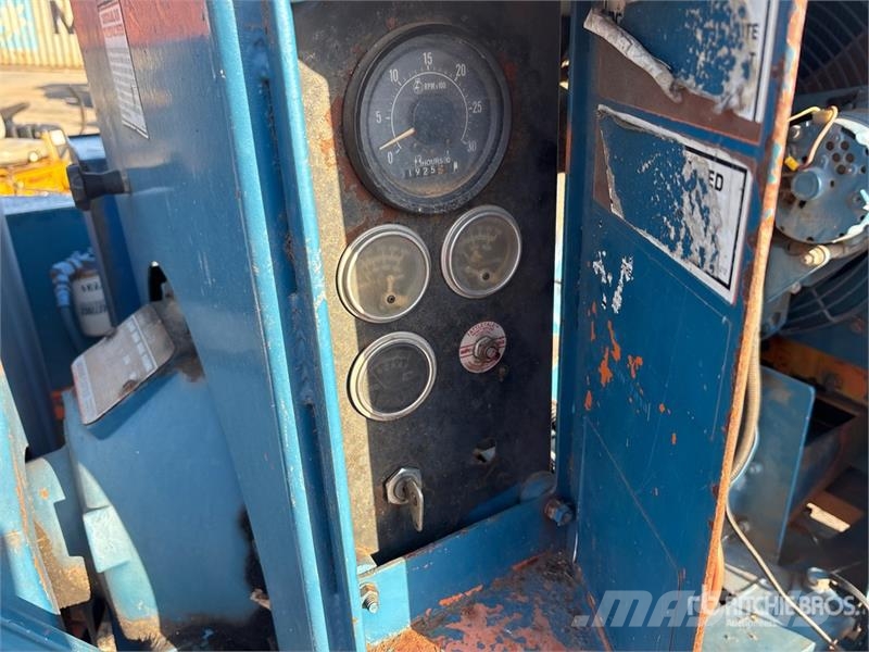 Bandit 200UC Tow-Behind Wood Chipper Drobilice drva / čiperi