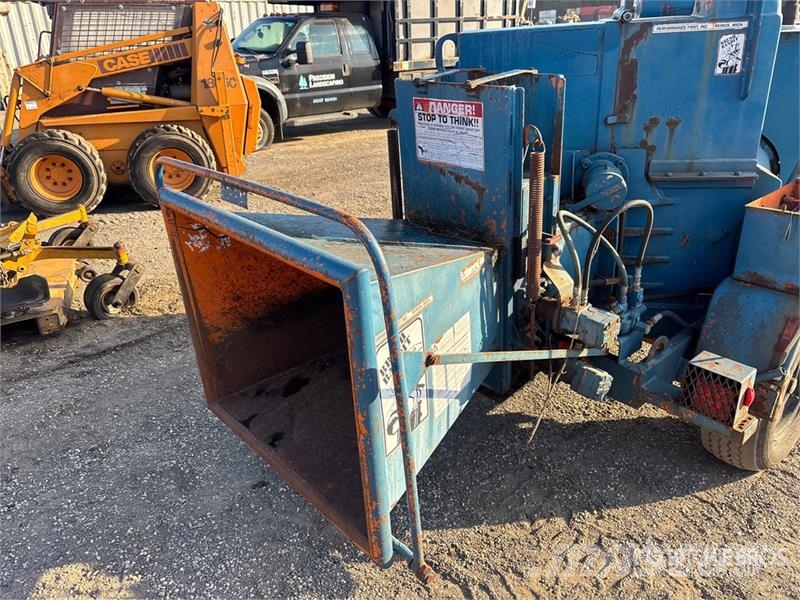 Bandit 200UC Tow-Behind Wood Chipper Drobilice drva / čiperi