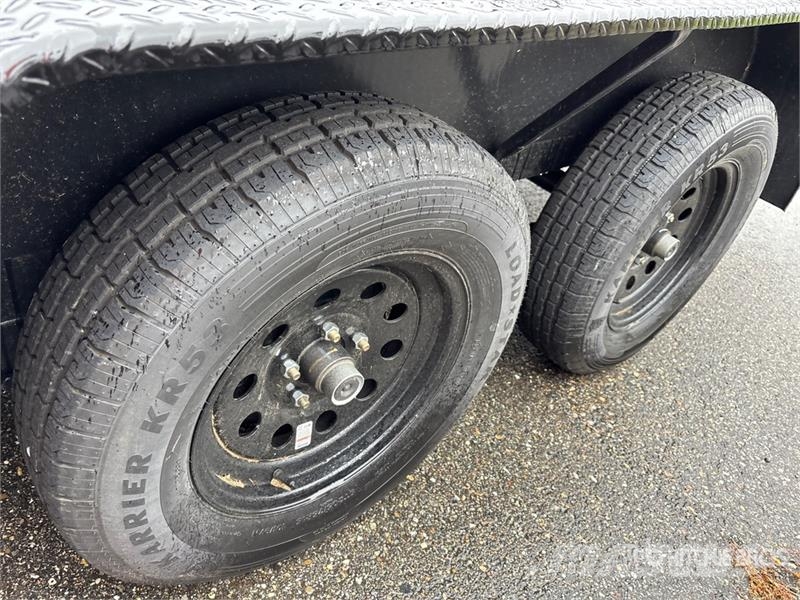 Barrett 5000 lb 18 ft T/A Equipment Trailer Prikolice za prevoz vozil