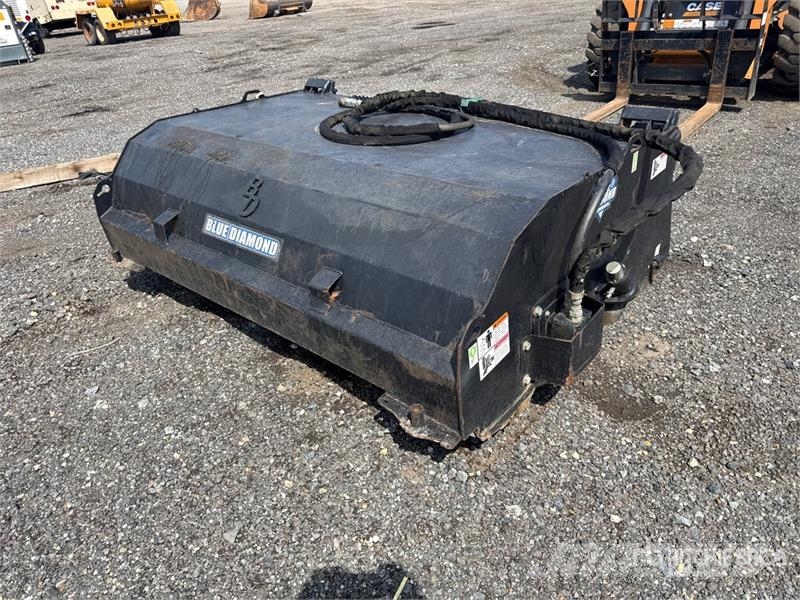 Blue Diamond 72 in Skid Steer Sweeper Harjat / harjakauhat