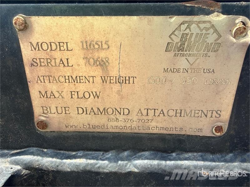 Blue Diamond 72 in Skid Steer Sweeper Harjat / harjakauhat