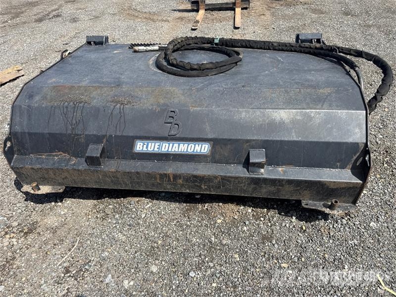 Blue Diamond 72 in Skid Steer Sweeper Harjat / harjakauhat