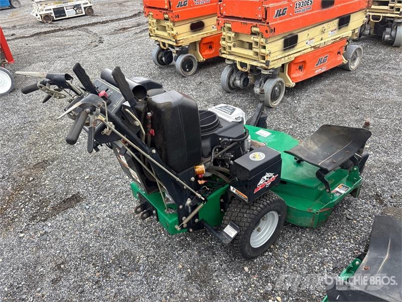 Bobcat 4x2 Walk-Behind 42 in Lawn Mower Vrtni traktor kosilnice