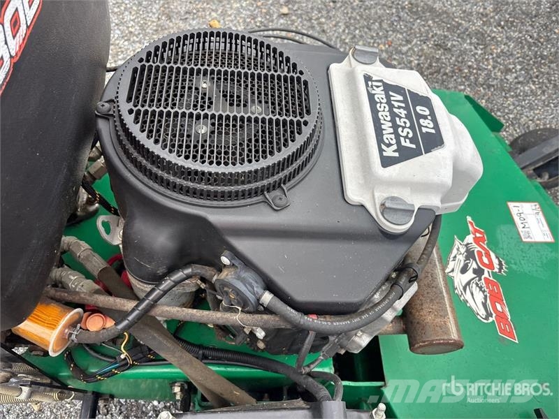 Bobcat 4x2 Walk-Behind 42 in Lawn Mower Vrtni traktor kosilnice