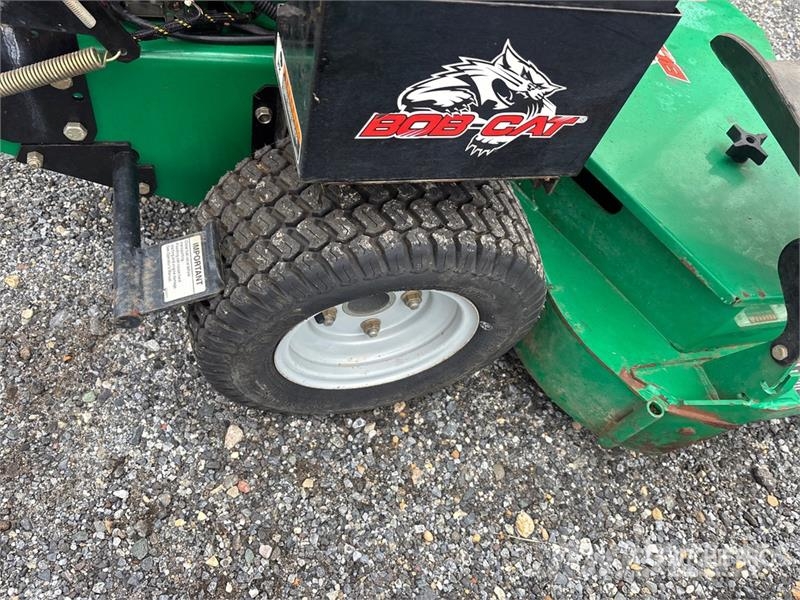 Bobcat 4x2 Walk-Behind 42 in Lawn Mower Vrtni traktor kosilnice