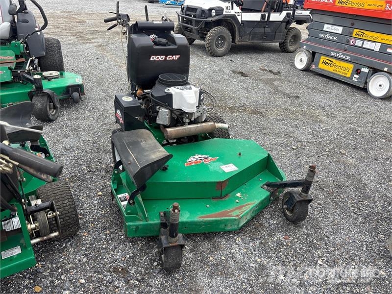 Bobcat 4x2 Walk-Behind 42 in Lawn Mower Vrtni traktor kosilnice