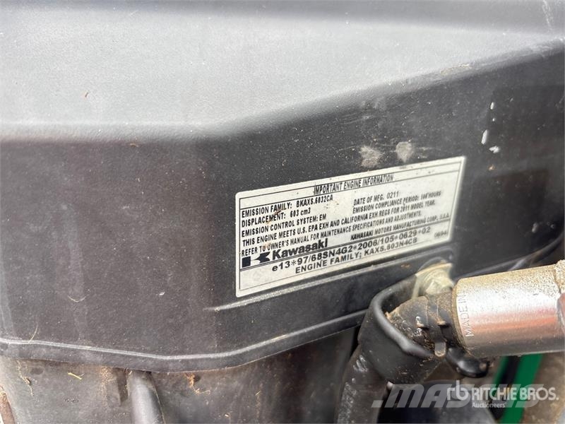 Bobcat 4x2 Walk-Behind 42 in Lawn Mower Vrtni traktor kosilnice