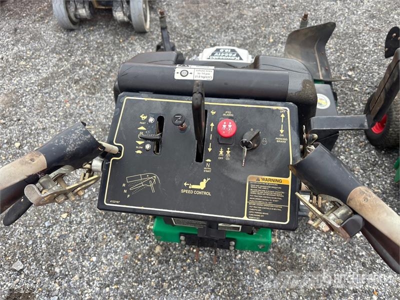 Bobcat 4x2 Walk-Behind 42 in Lawn Mower Vrtni traktor kosilnice