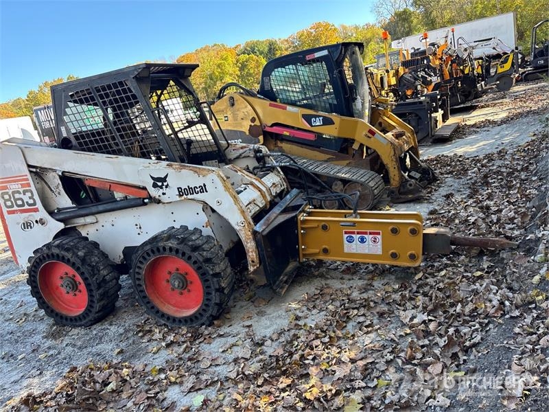 Bobcat 863 لوادر انزلاقية التوجيه