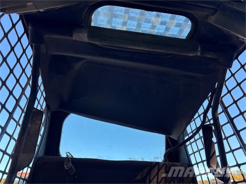 Bobcat 863 لوادر انزلاقية التوجيه