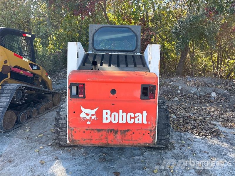 Bobcat 863 لوادر انزلاقية التوجيه