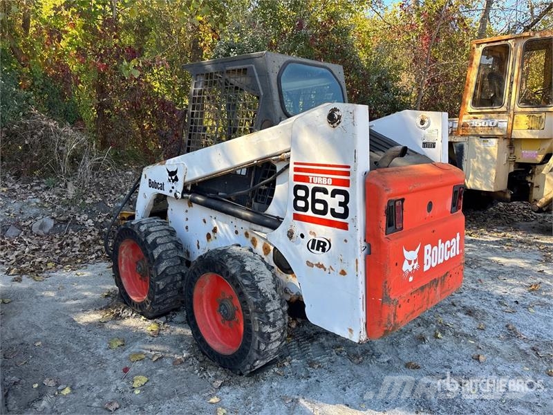 Bobcat 863 لوادر انزلاقية التوجيه