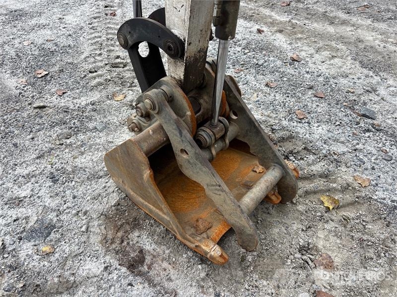 Bobcat E26 小型挖掘机