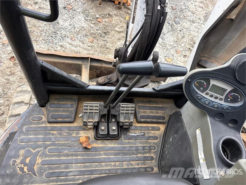 Bobcat E26 小型挖掘机