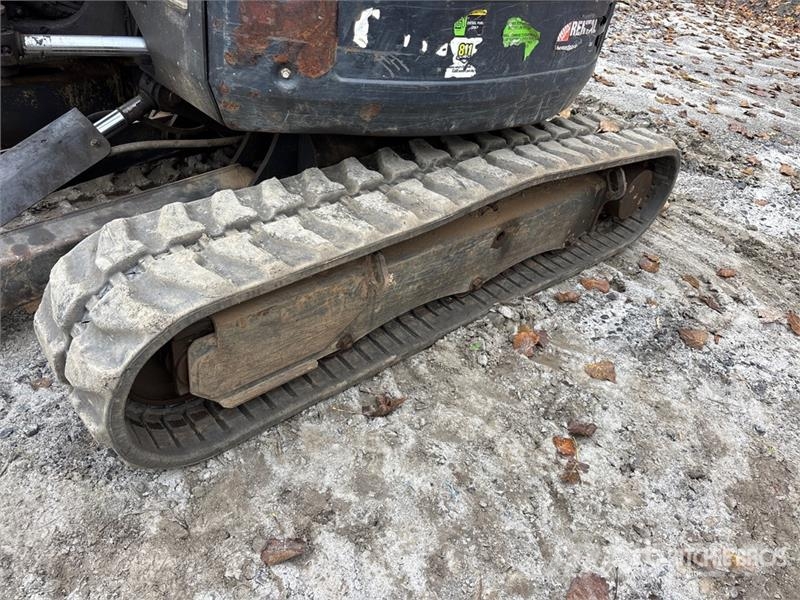 Bobcat E26 小型挖掘机