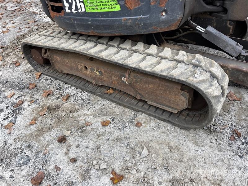 Bobcat E26 小型挖掘机