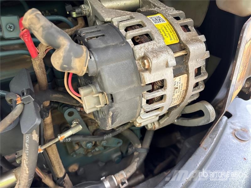Bobcat E26 小型挖掘机