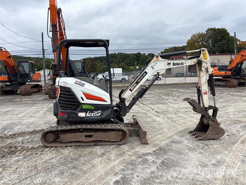 Bobcat E26 Mini excavators < 7t