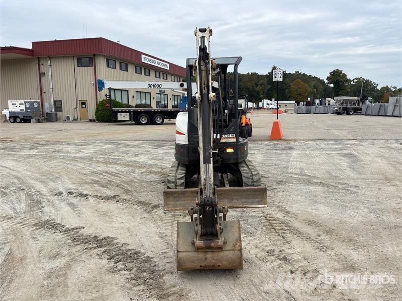 Bobcat E26 小型挖掘机