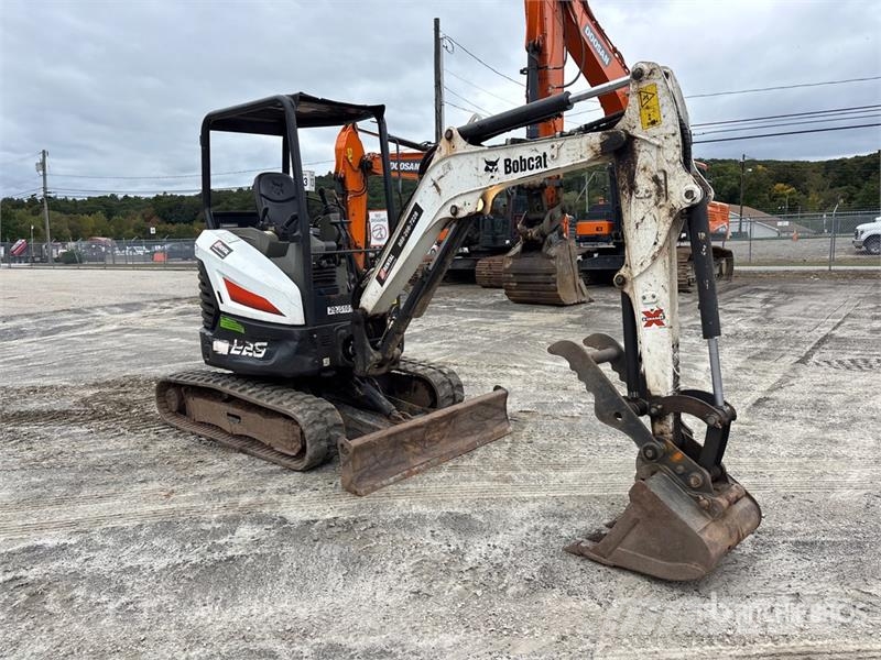 Bobcat E26 Mini excavators < 7t