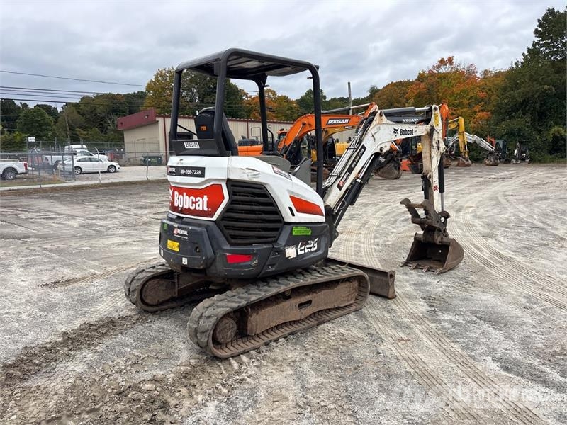 Bobcat E26 Mini excavators < 7t