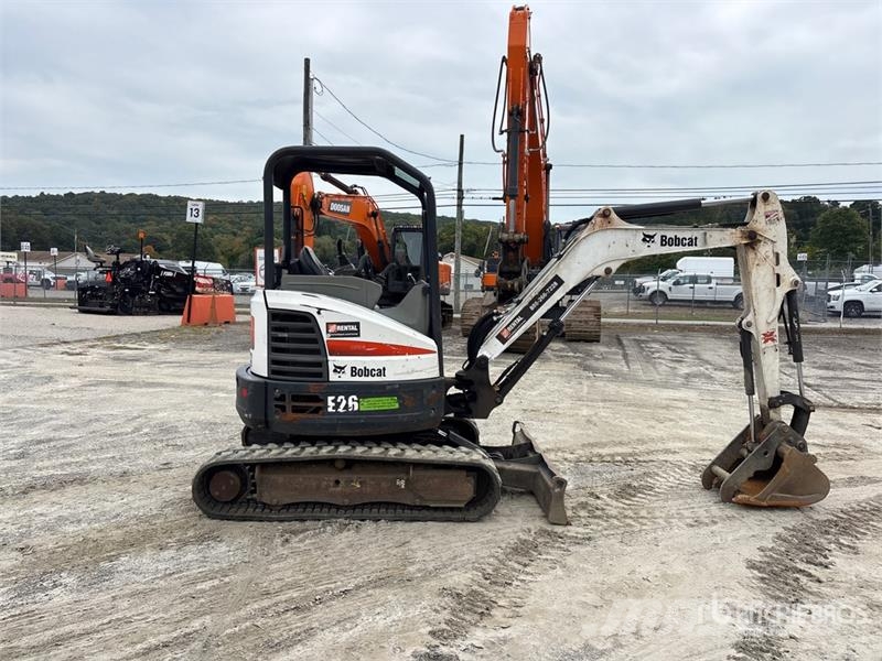 Bobcat E26 小型挖掘机