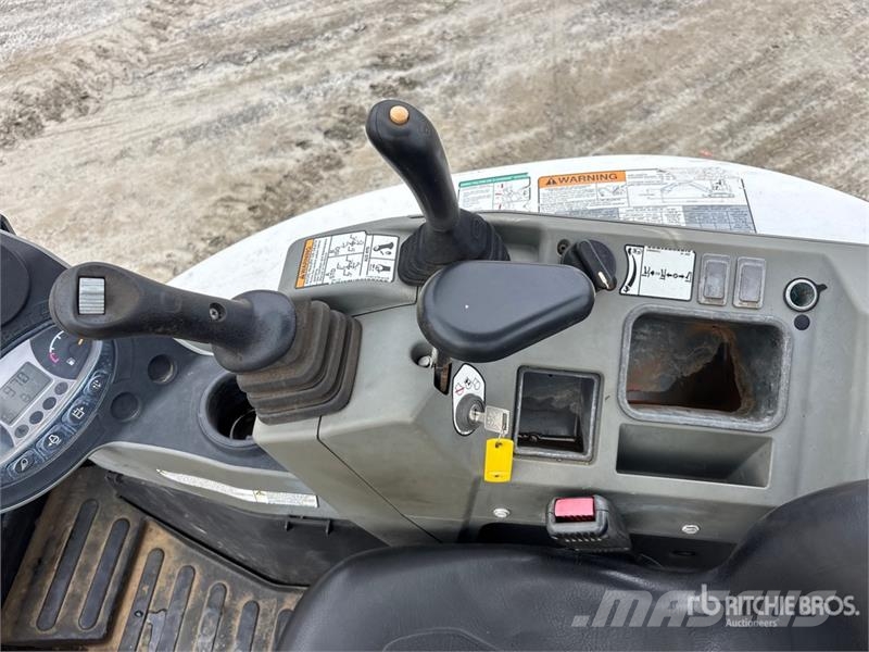 Bobcat E26 小型挖掘机