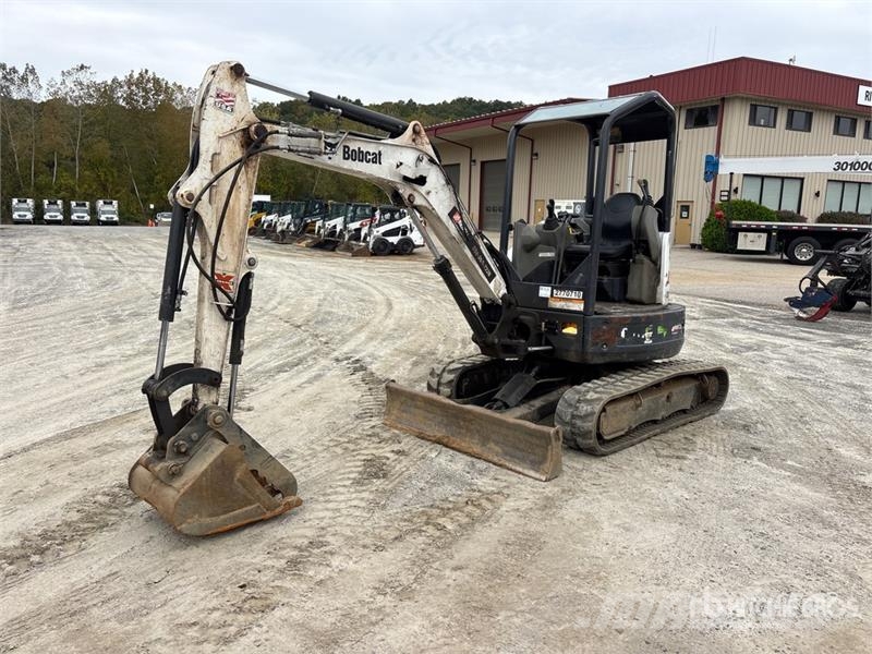 Bobcat E26 小型挖掘机