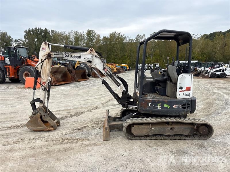 Bobcat E26 小型挖掘机