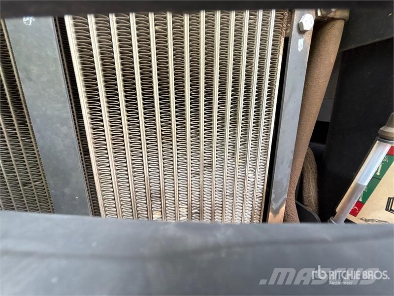 Bobcat E26 小型挖掘机