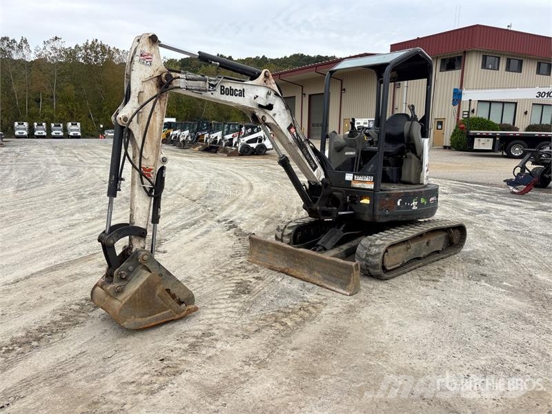 Bobcat E26 小型挖掘机