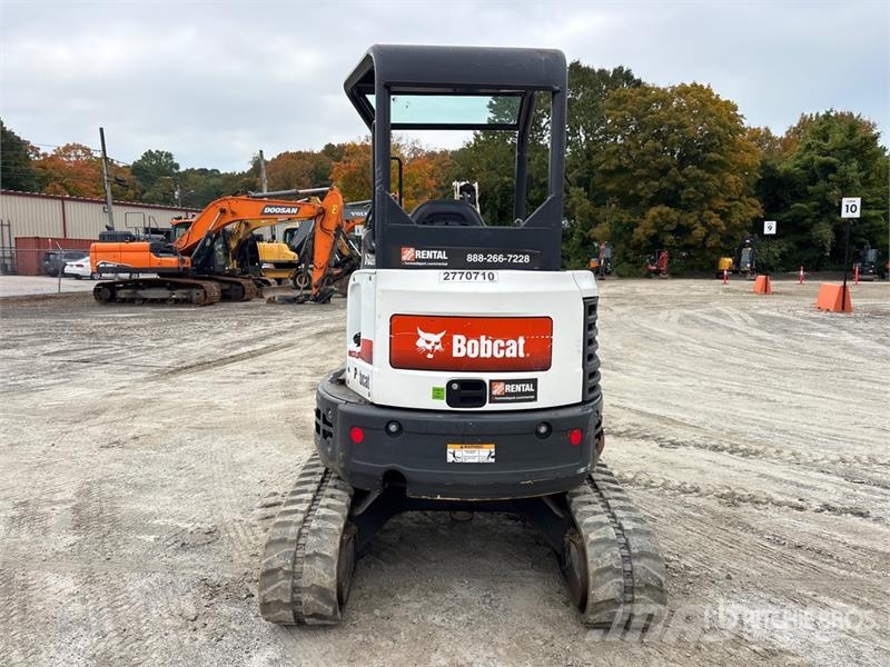 Bobcat E26 小型挖掘机