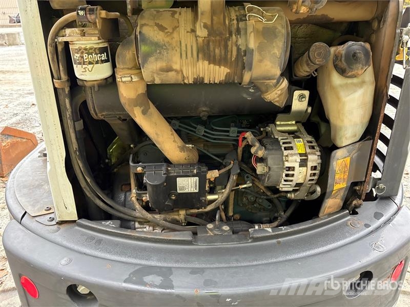 Bobcat E26 小型挖掘机