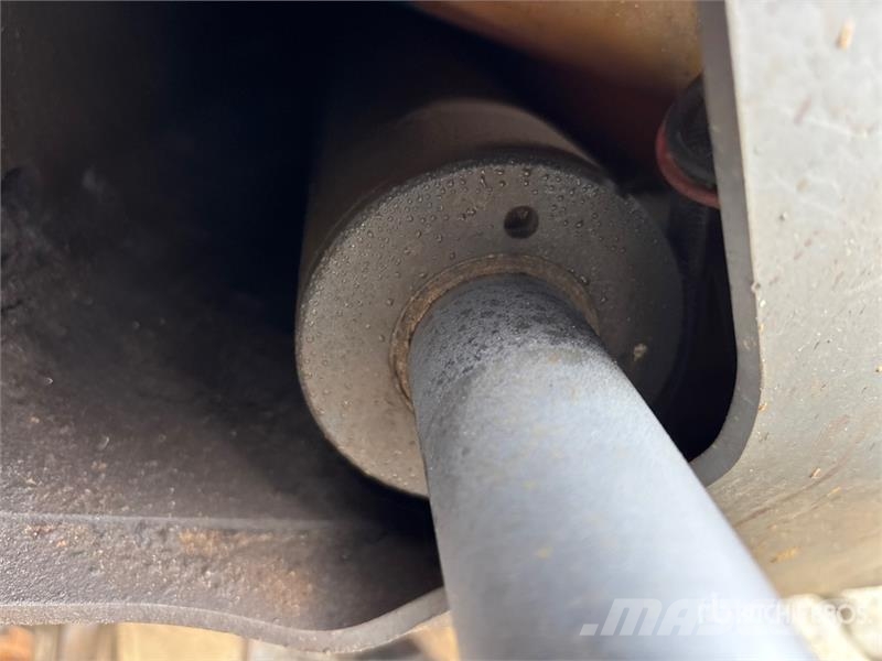 Bobcat E26 小型挖掘机