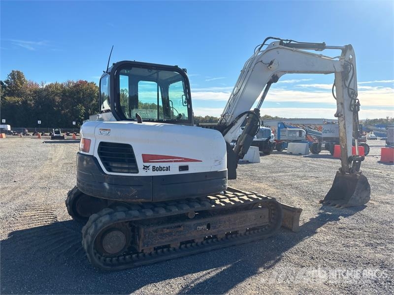 Bobcat E85 Lánctalpas kotrók