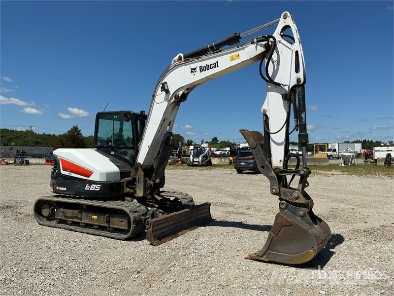 Bobcat E85 حفارات زحافة