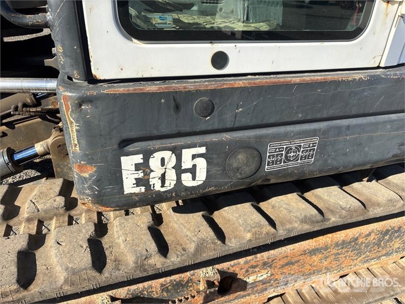Bobcat E85 Lánctalpas kotrók