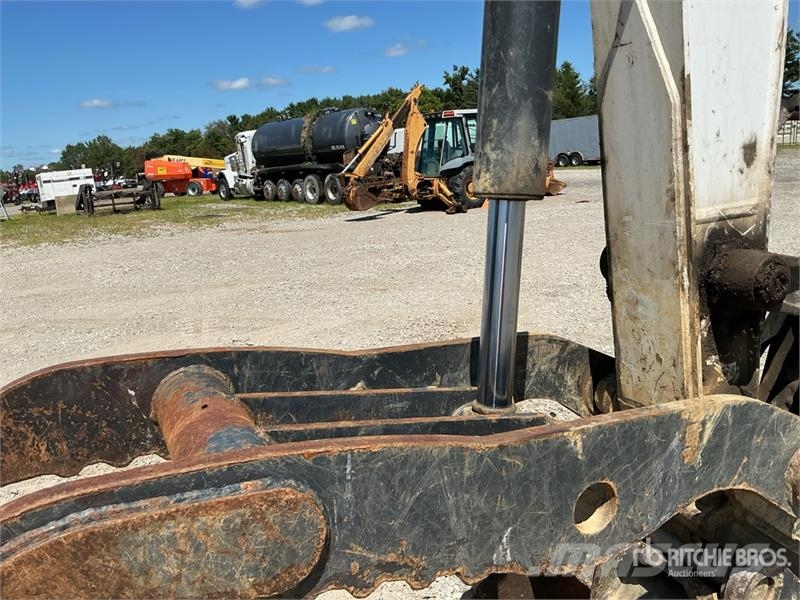Bobcat E85 حفارات زحافة