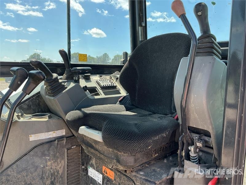 Bobcat E85 حفارات زحافة