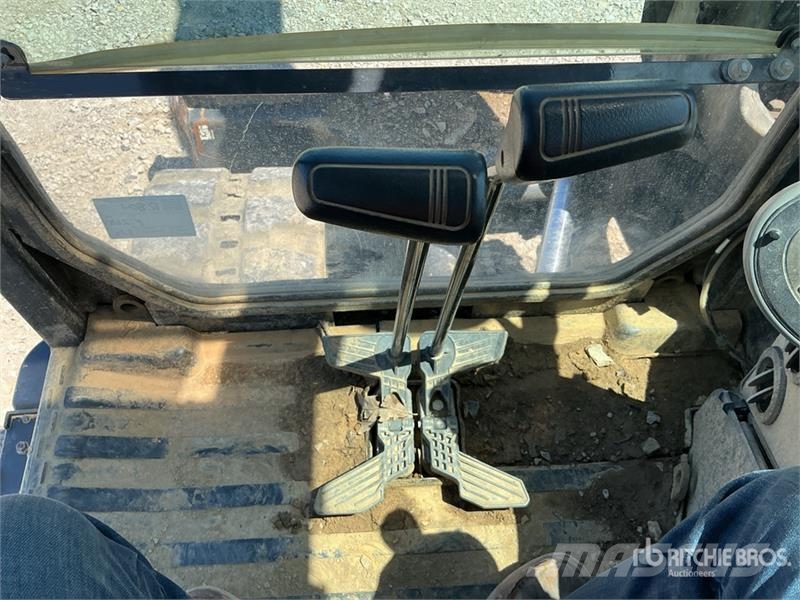 Bobcat E85 حفارات زحافة