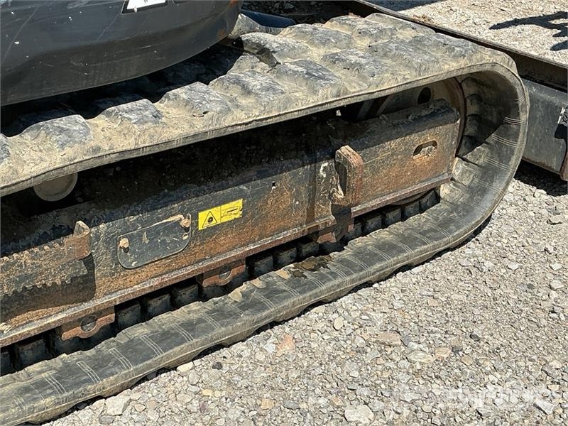 Bobcat E85 حفارات زحافة