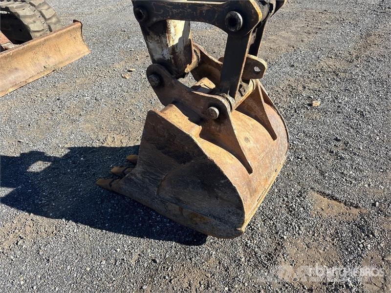 Bobcat E85 Lánctalpas kotrók