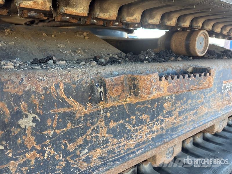 Bobcat E85 Lánctalpas kotrók