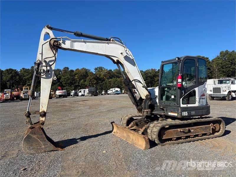 Bobcat E85 Lánctalpas kotrók