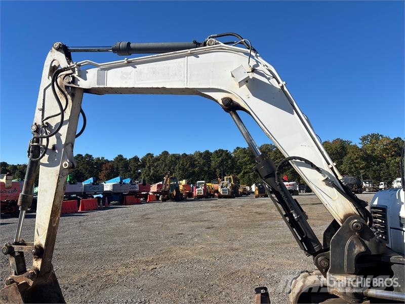 Bobcat E85 Lánctalpas kotrók