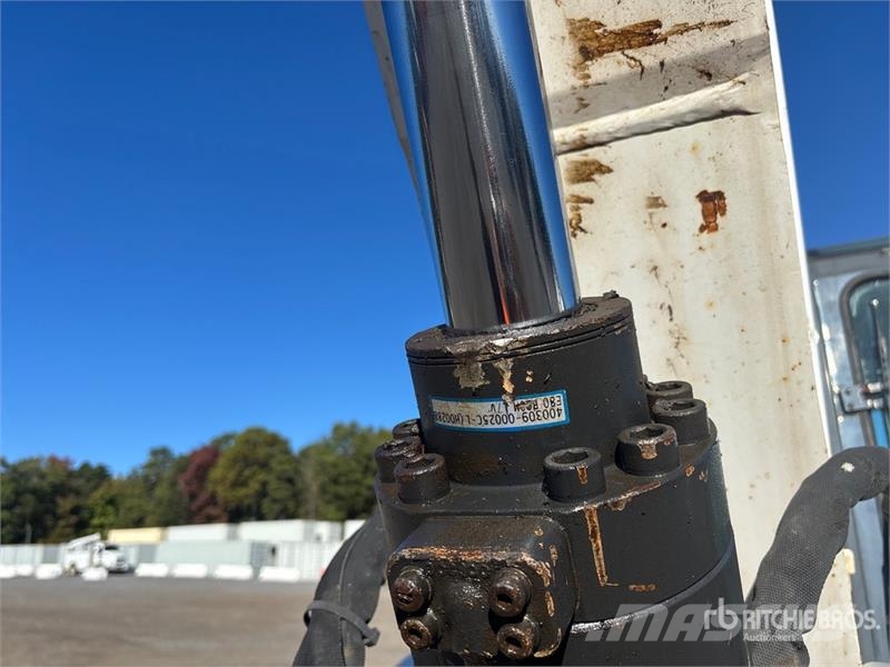 Bobcat E85 Lánctalpas kotrók