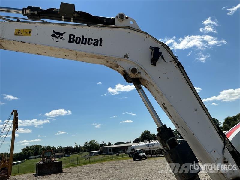 Bobcat E85 حفارات زحافة