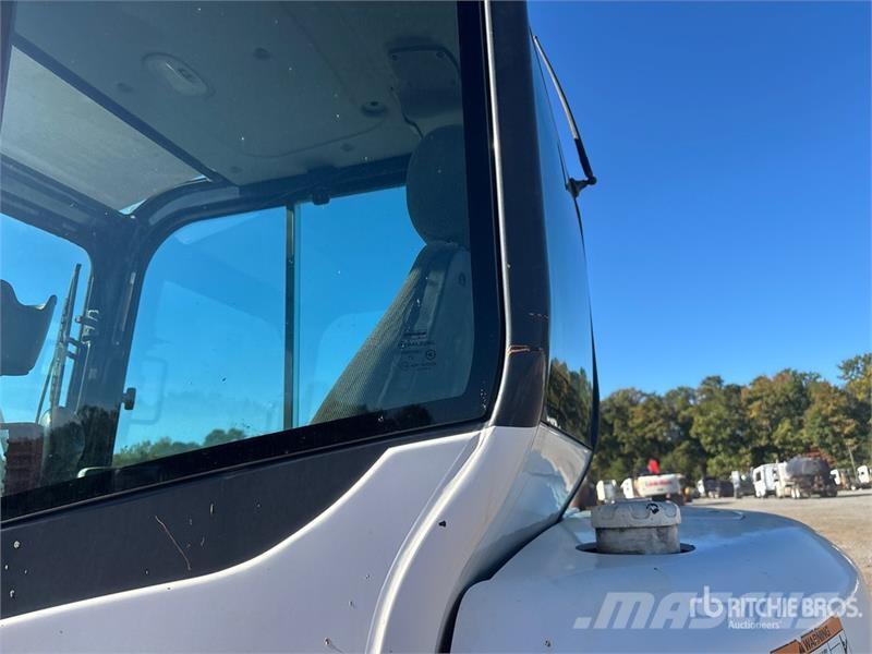 Bobcat E85 Lánctalpas kotrók