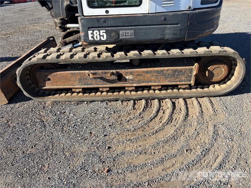 Bobcat E85 Lánctalpas kotrók