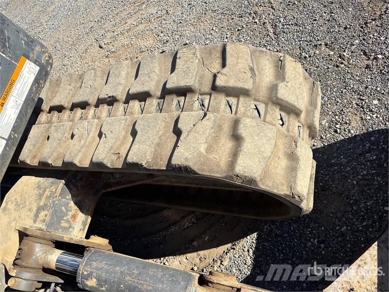 Bobcat E85 Lánctalpas kotrók